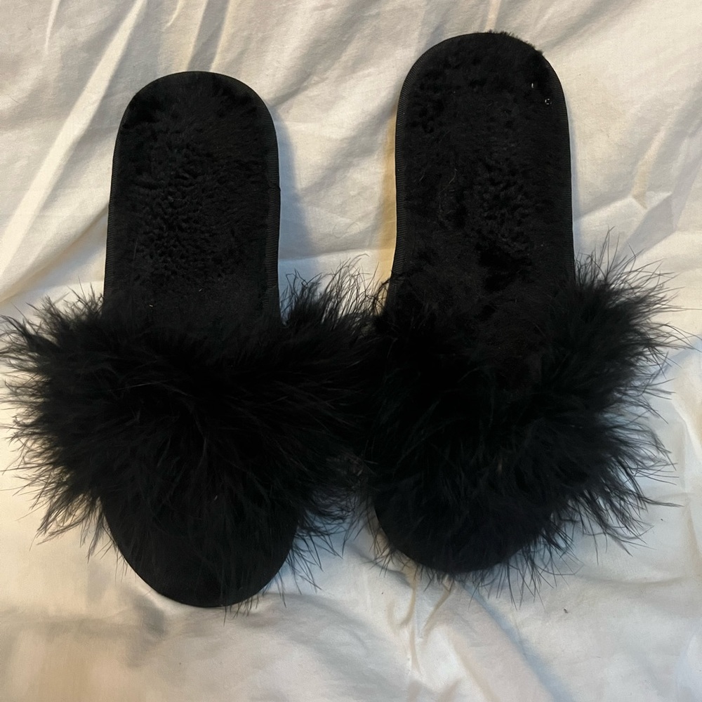 Slippers, US size 6 / Eur 36-37